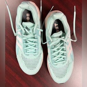 Women’s Adidas trainers